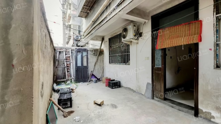 彩虹小区二手房实景图