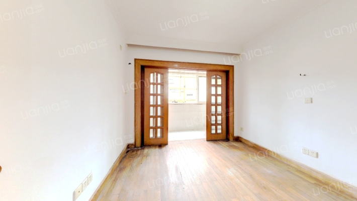 斜土路2200弄二手房实景图