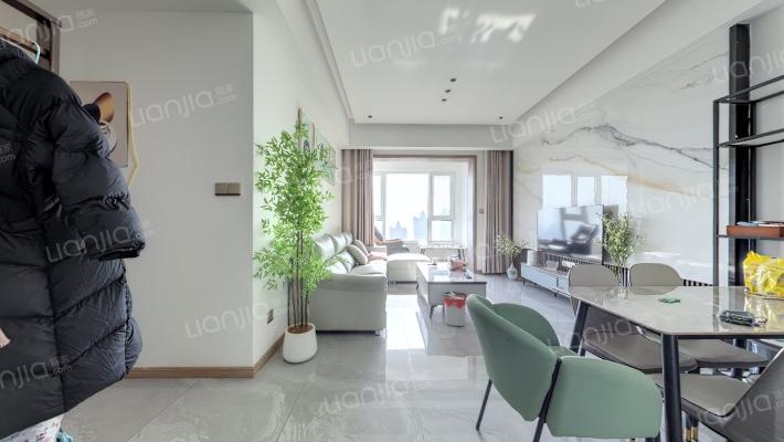 卓越维港二手房实景图