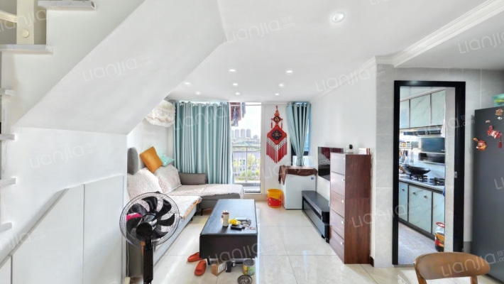 三峡国际51LOFT二手房实景图