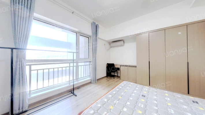 绿地海珀天润二手房实景图