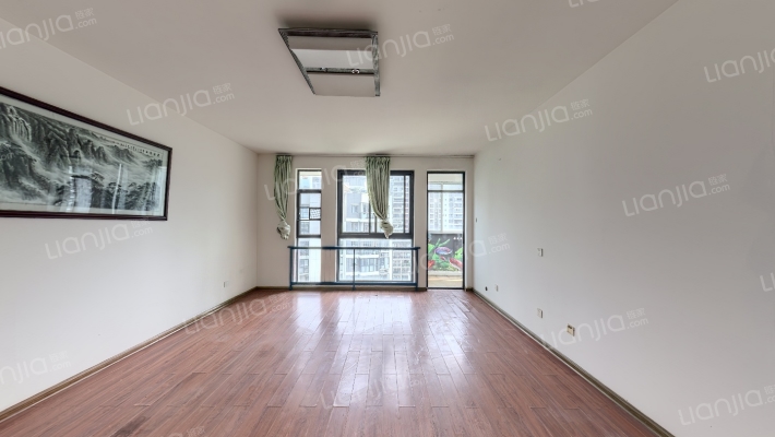 万正鸣翠谷二手房实景图