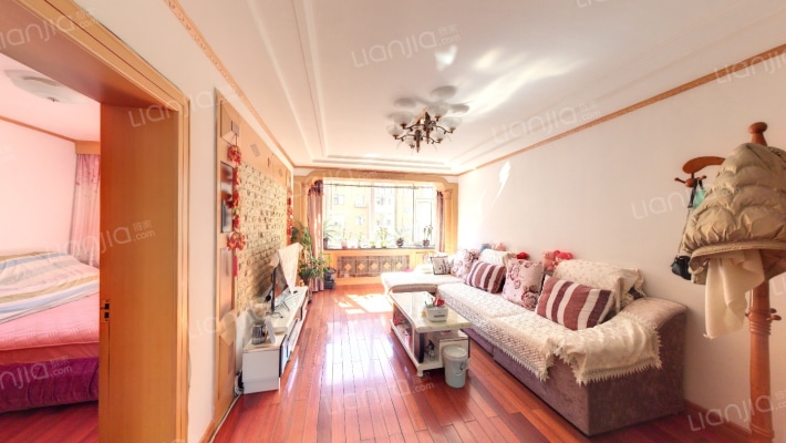 新月山庄B区二手房实景图