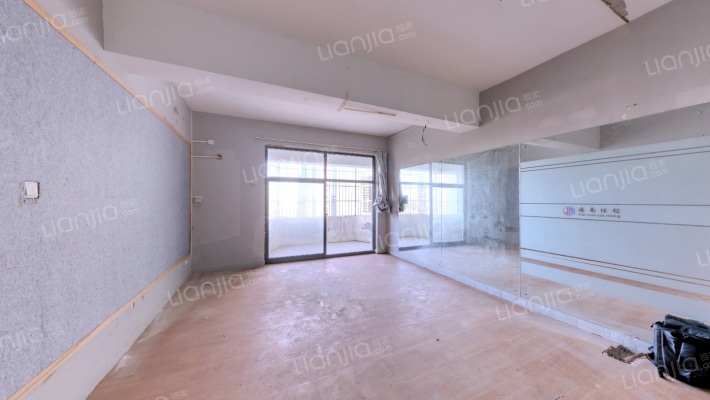 世博大厦二手房实景图