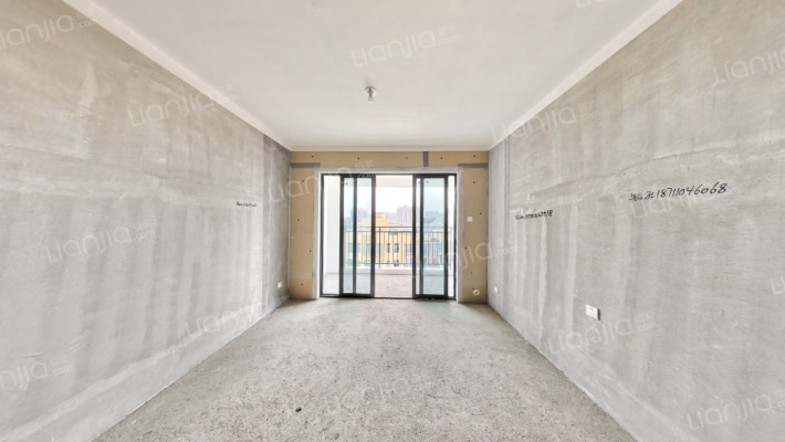 长房地铁银座二手房实景图