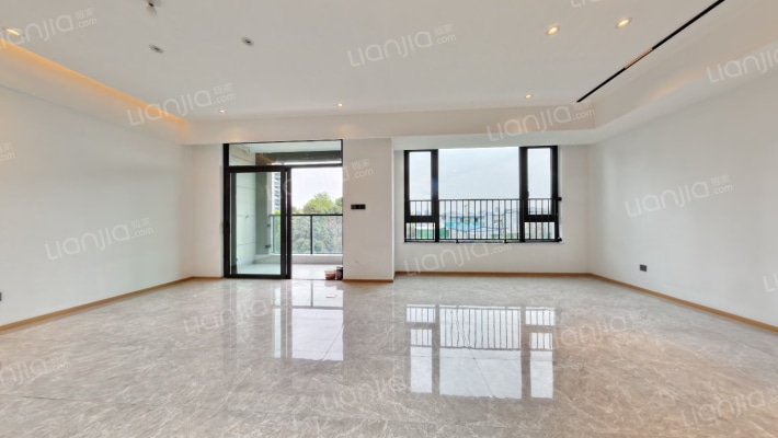 卓越晴翠二手房实景图