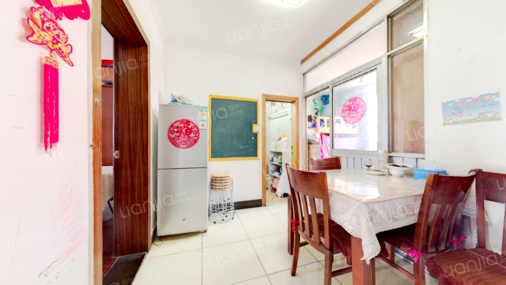 新元新村二手房实景图