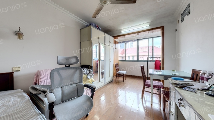 富特四村二手房实景图