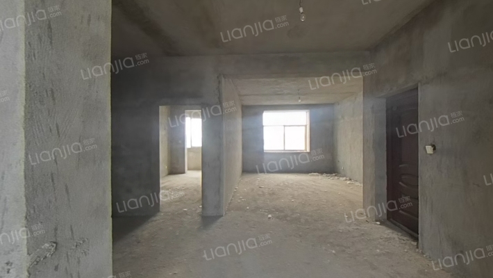 鸿庚汽车城二手房实景图