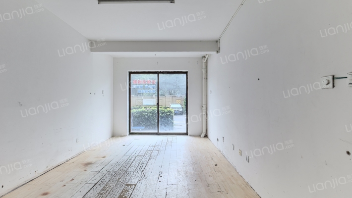 西欧翡翠苑二手房实景图