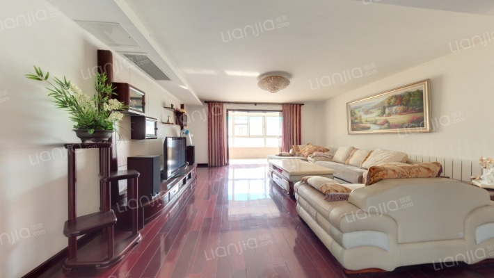 龙润山庄二手房实景图