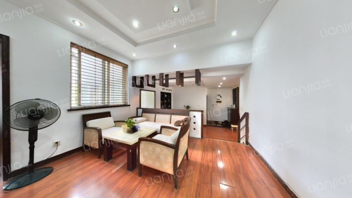 中央花园红杜里二手房实景图