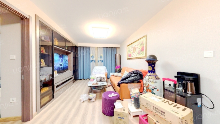 万科翡翠四季C2区二手房实景图