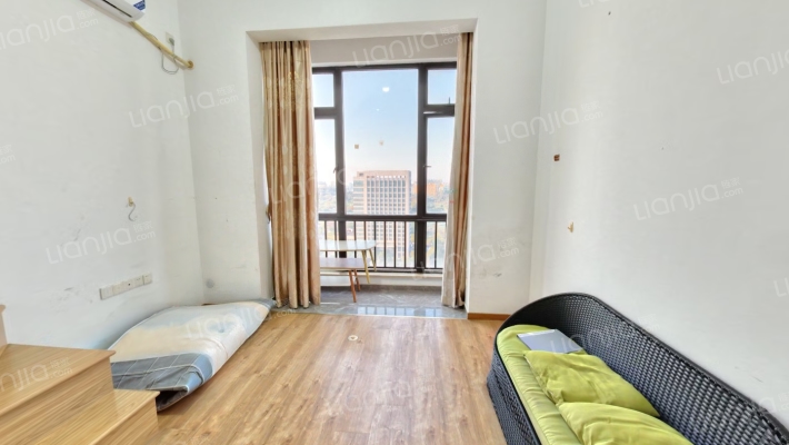 绿地商业广场二手房实景图