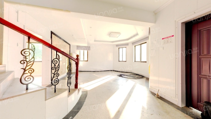 万鸿别墅二手房实景图