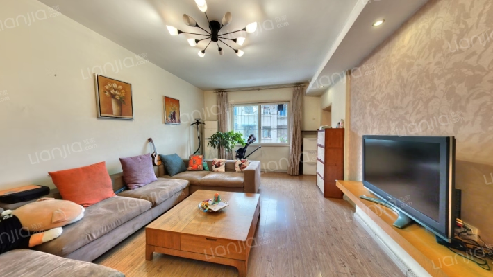 新鸿公寓二手房实景图