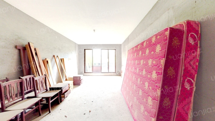 欧莱雅郡二手房实景图