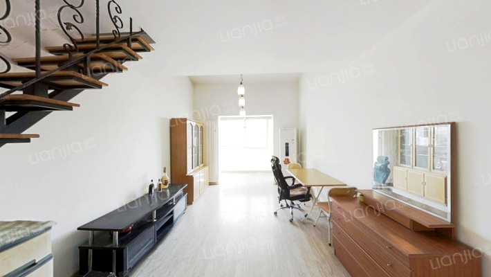 彩虹花园二手房实景图