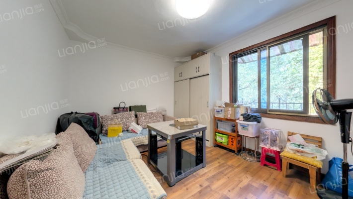 贵医附院宿舍楼二手房实景图