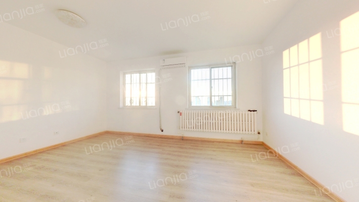 世佳戎居二手房实景图