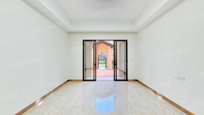 华发蔚蓝堡二手房实景图