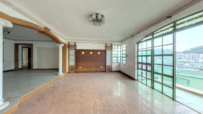 白云堡豪苑二手房实景图