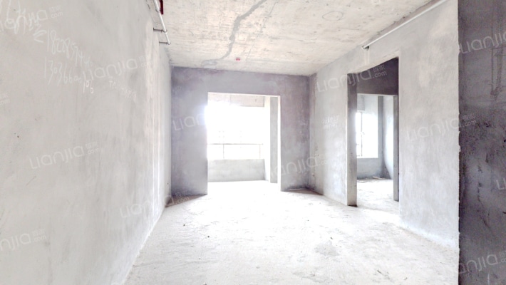 西南网贸港二手房实景图