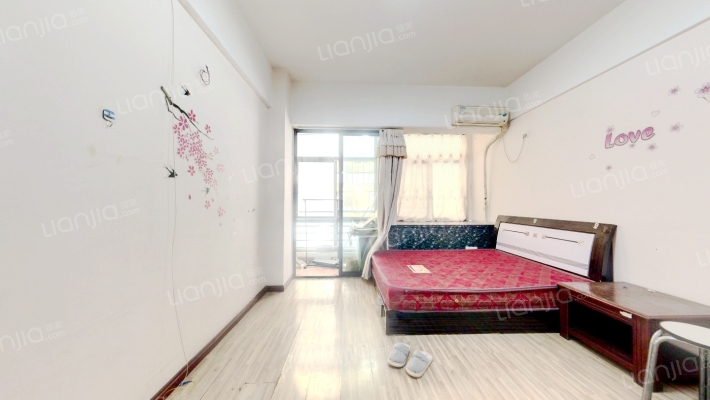 中构银城二手房实景图