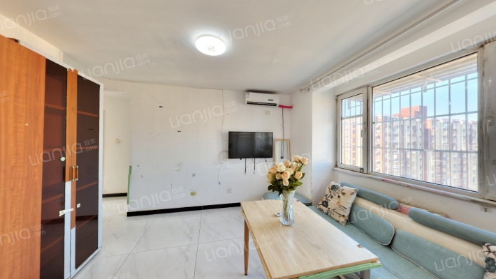 南庭新苑南区二手房实景图