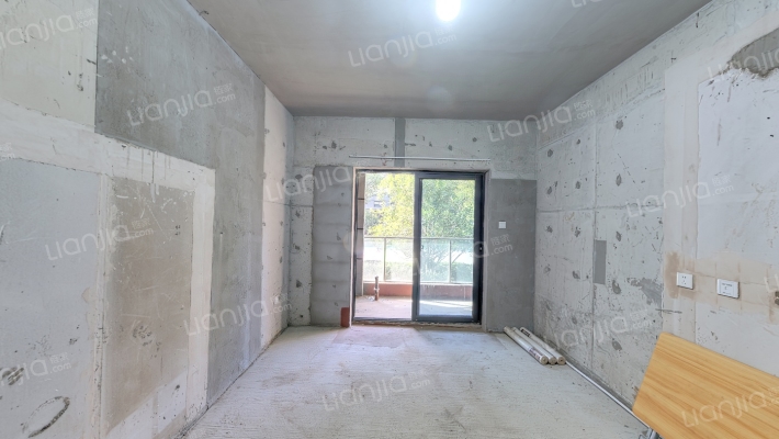 滋水朝阳二手房实景图