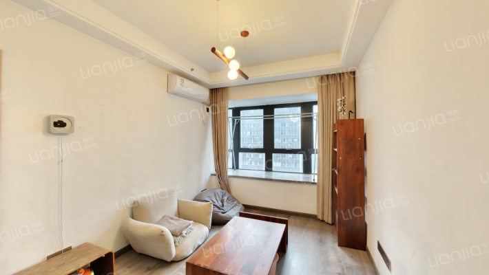 明发财富中心二手房实景图