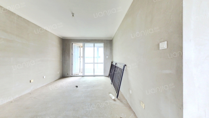 华融现代城 3室2厅 南 北-客厅