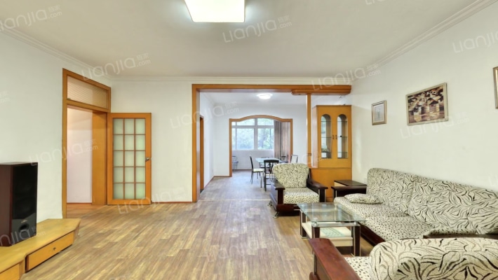 航空母舰小区二手房实景图