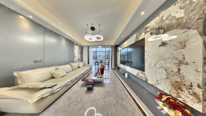 蔚蓝卡地亚云墅二手房实景图