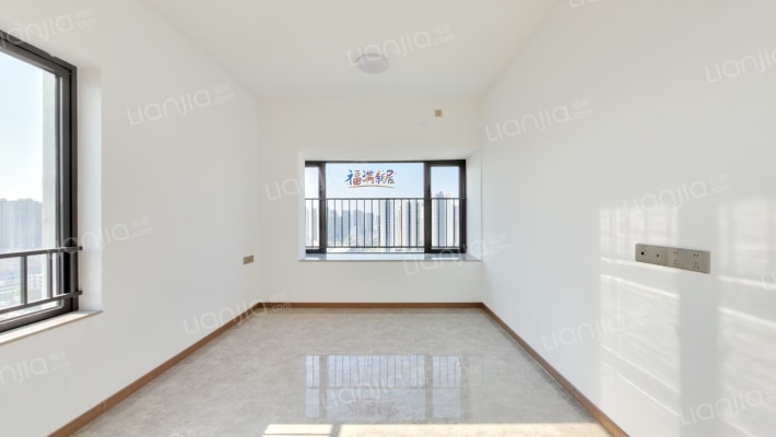 星河冠誉府二手房实景图