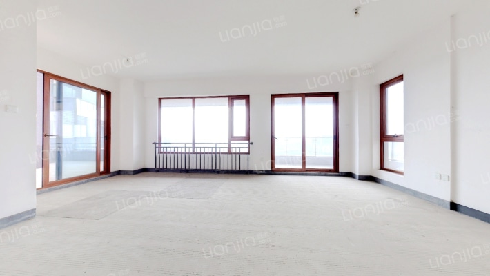 麓湖生态城五彩林堤二手房实景图