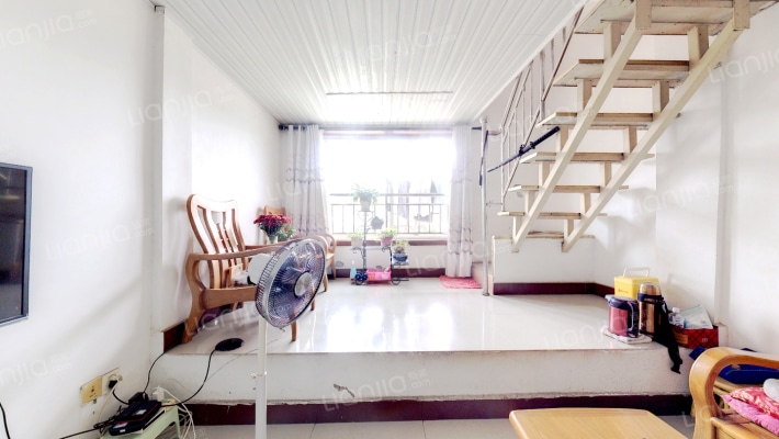 金榜公寓二手房实景图