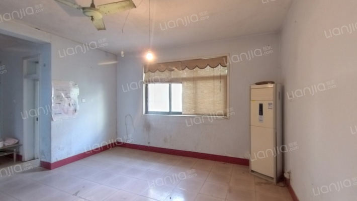 审查站楼二手房实景图