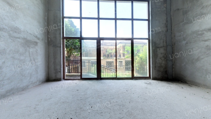 宝城翡翠园二手房实景图