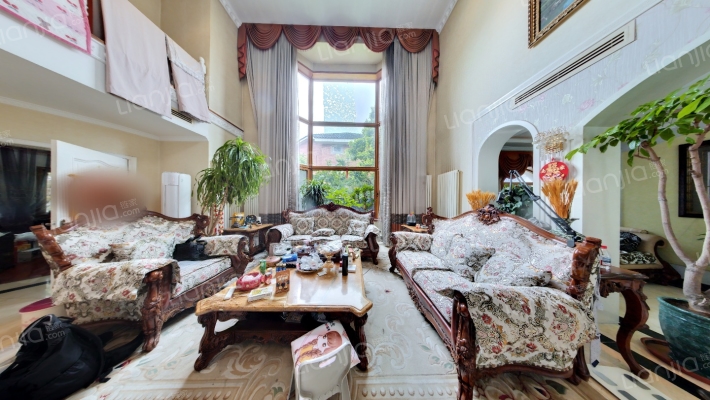 龙城花园中八区二手房实景图