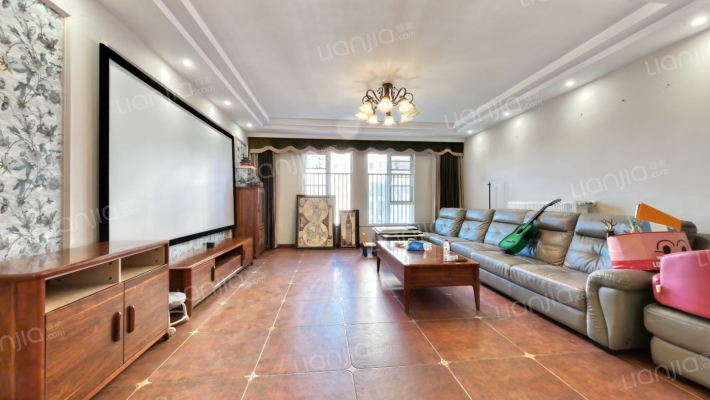 东鸣佳苑二手房实景图