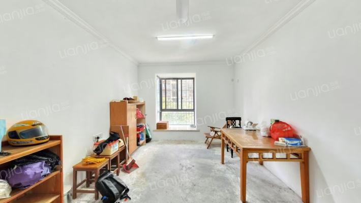 春城家园B区二手房实景图