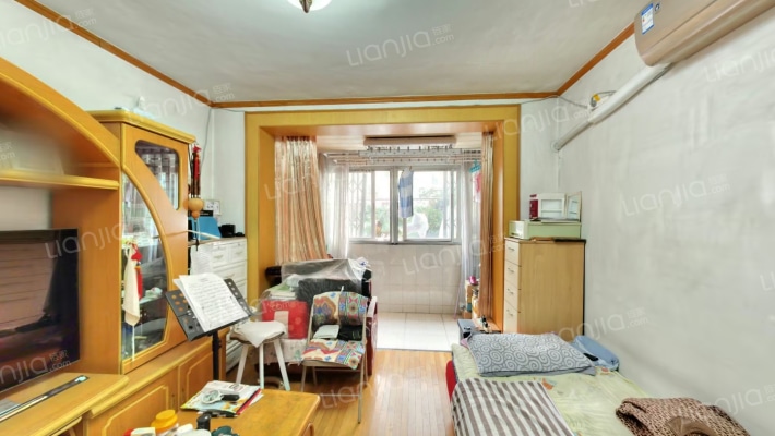 中央路262号二手房实景图