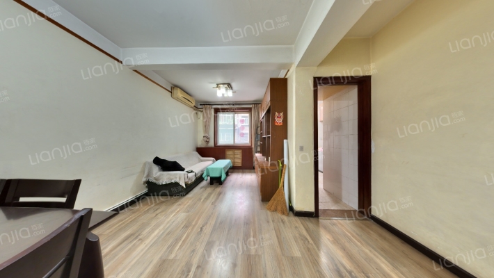 省出版社家属院二手房实景图