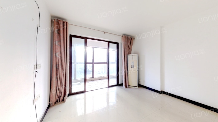 亿力江滨C区二手房实景图