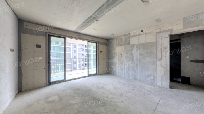 轨道中建麓江府二手房实景图