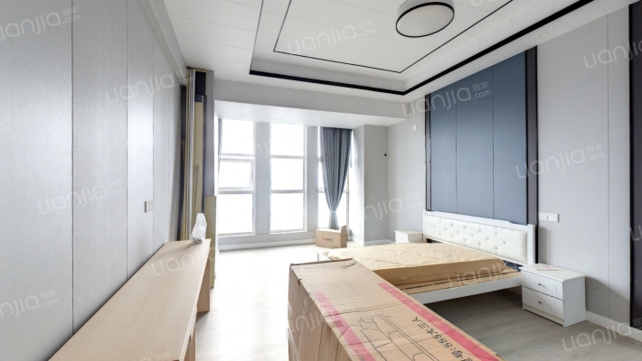 鹏融国际克拉中心二手房实景图