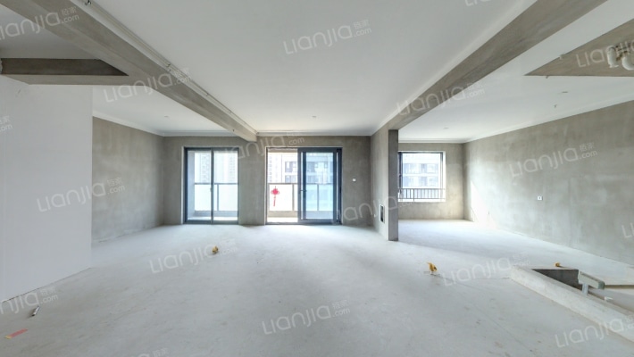 卓越维港二手房实景图