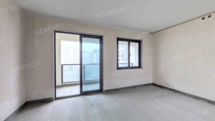 德信铂金湾二手房实景图