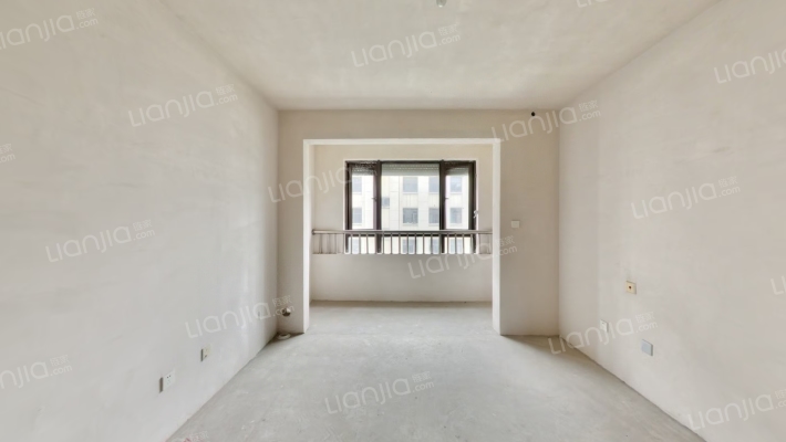 新鹿花苑四期二手房实景图